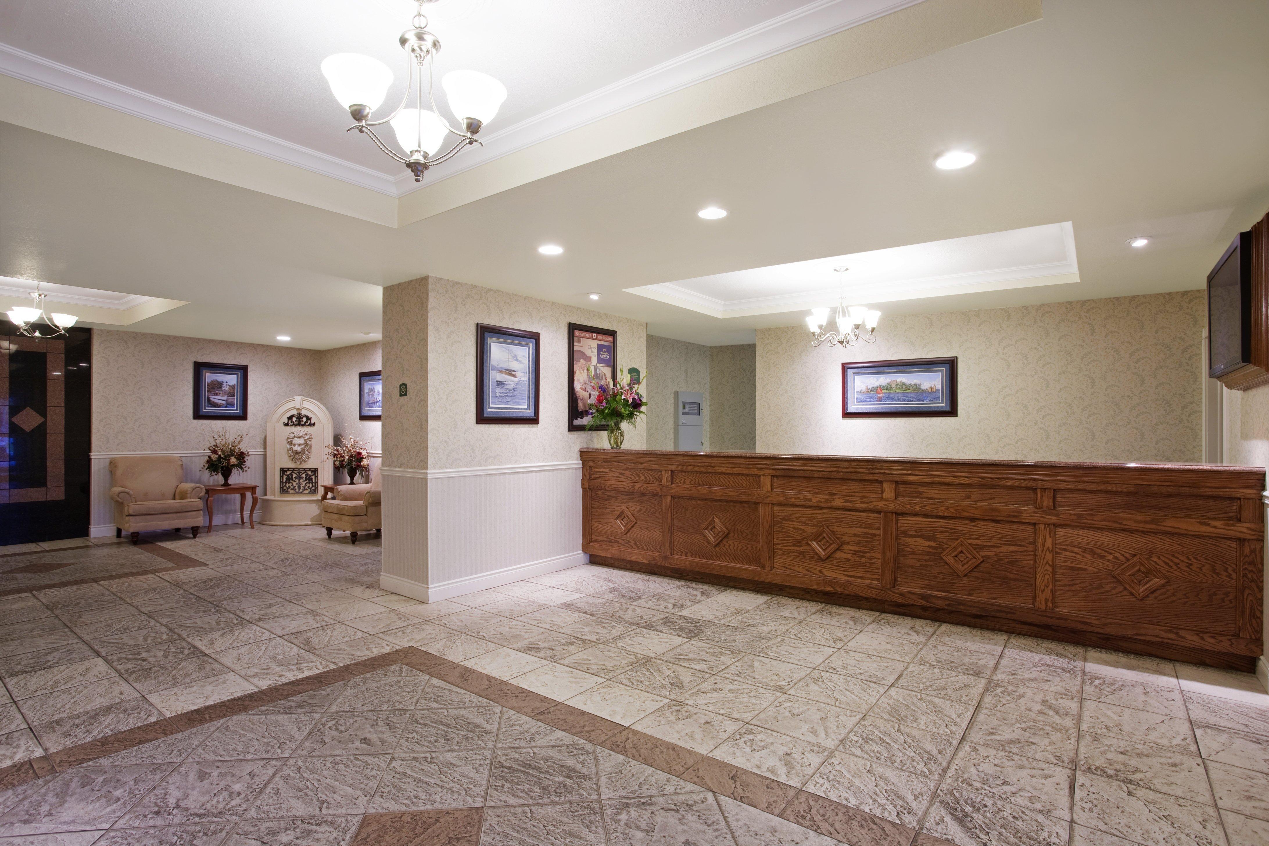 Holiday Inn Express Hotel & Suites 1000 Islands - Gananoque By Ihg Екстериор снимка