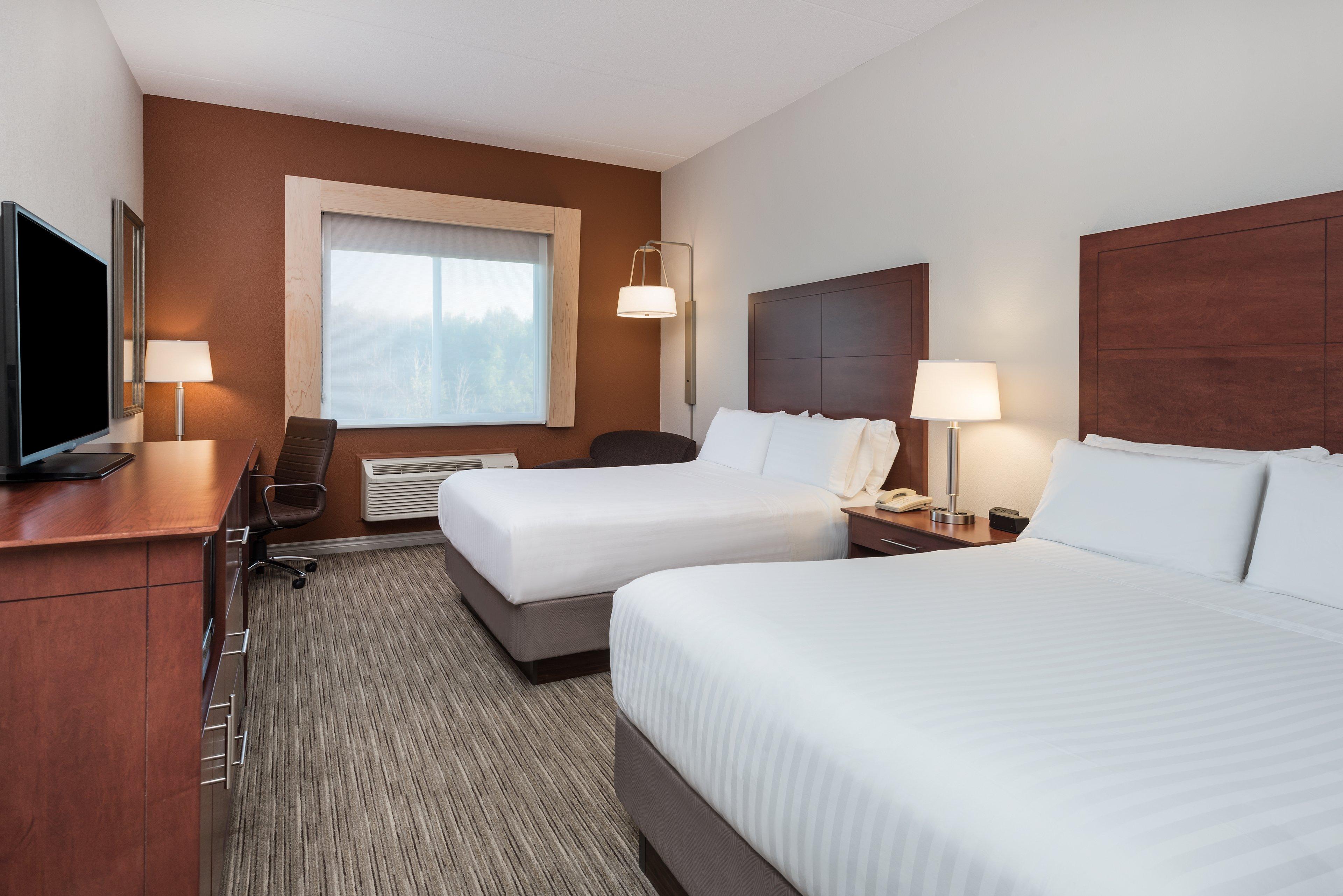 Holiday Inn Express Hotel & Suites 1000 Islands - Gananoque By Ihg Екстериор снимка