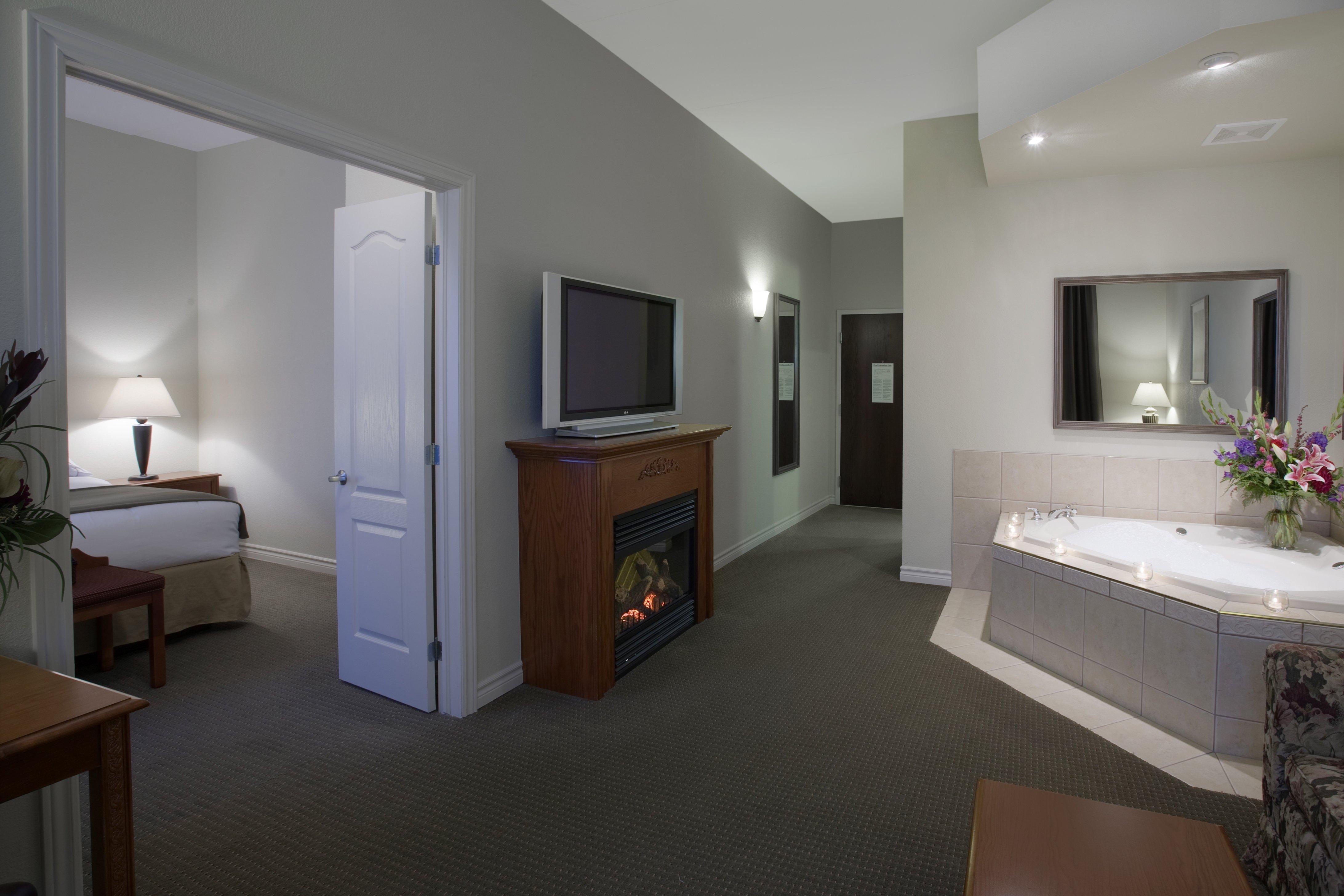 Holiday Inn Express Hotel & Suites 1000 Islands - Gananoque, An Ihg Hotel Екстериор снимка