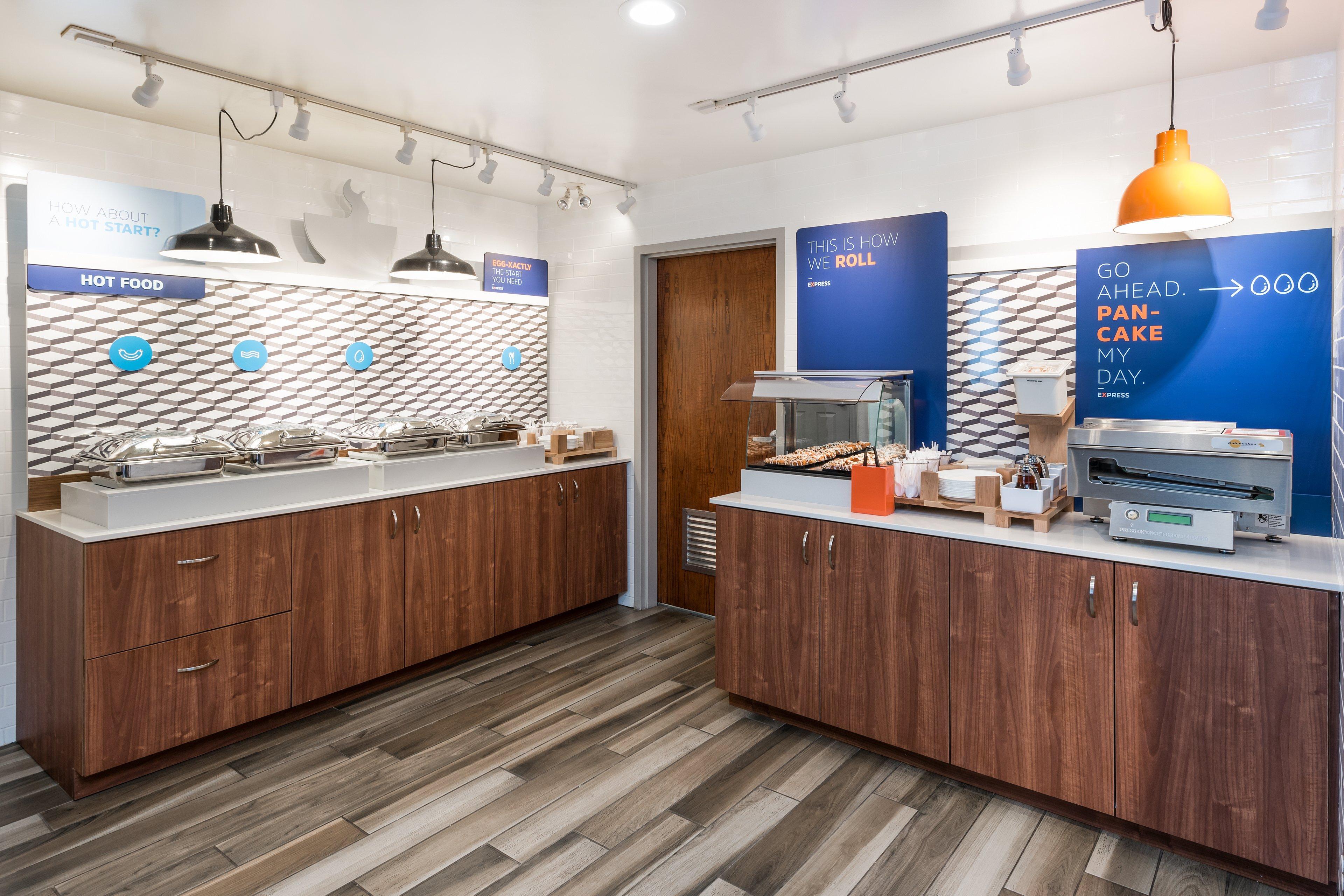 Holiday Inn Express Hotel & Suites 1000 Islands - Gananoque By Ihg Екстериор снимка