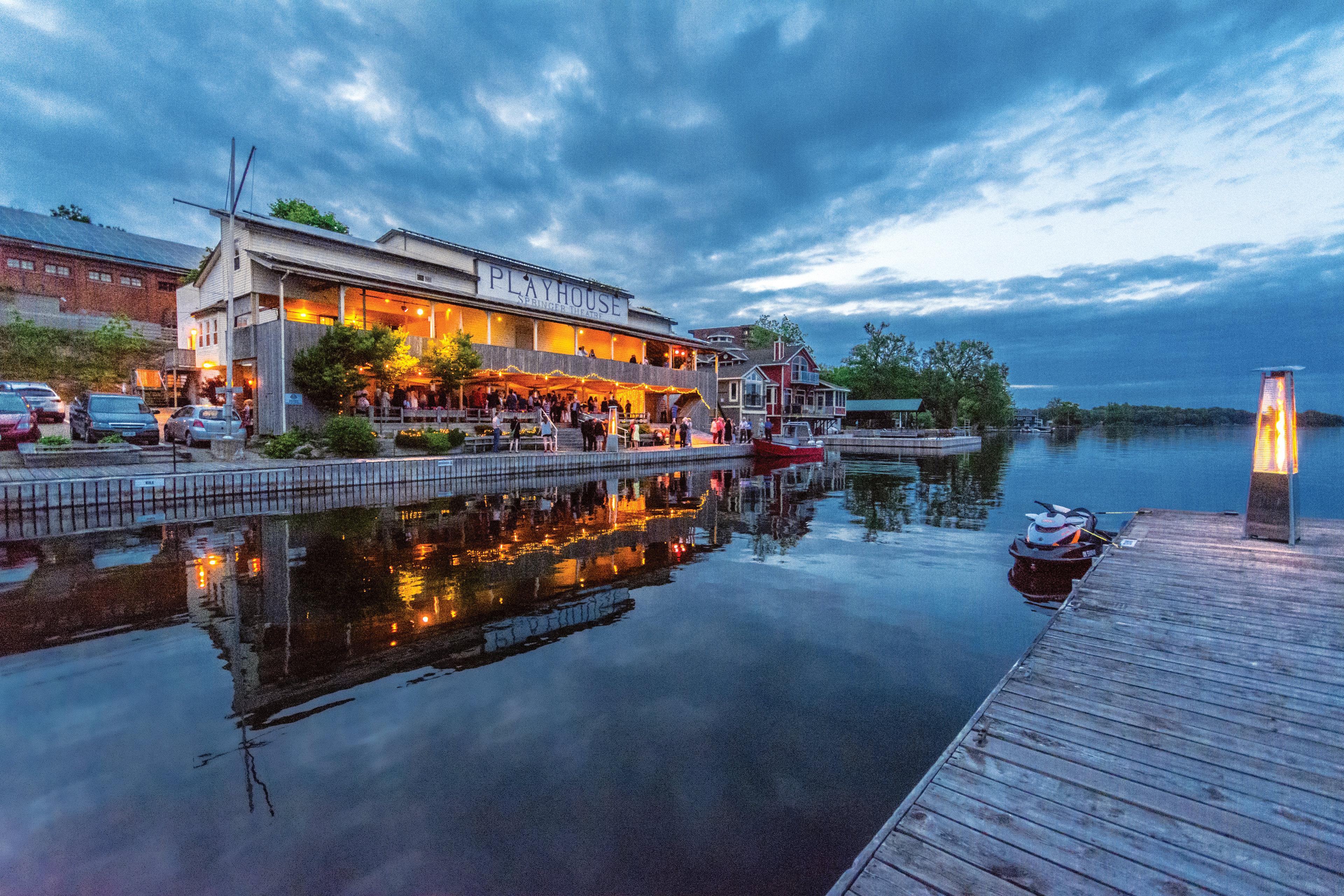 Holiday Inn Express Hotel & Suites 1000 Islands - Gananoque By Ihg Екстериор снимка