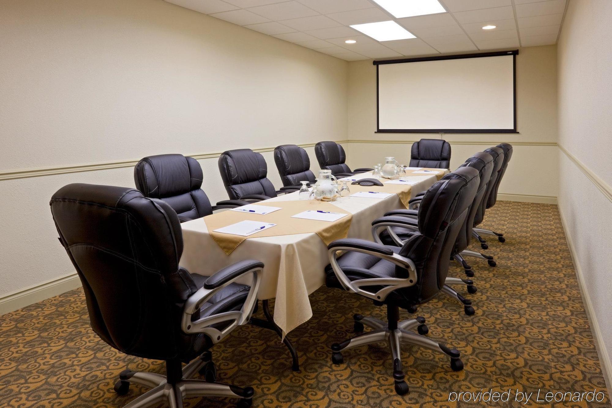 Holiday Inn Express Hotel & Suites 1000 Islands - Gananoque By Ihg Съоръжения снимка