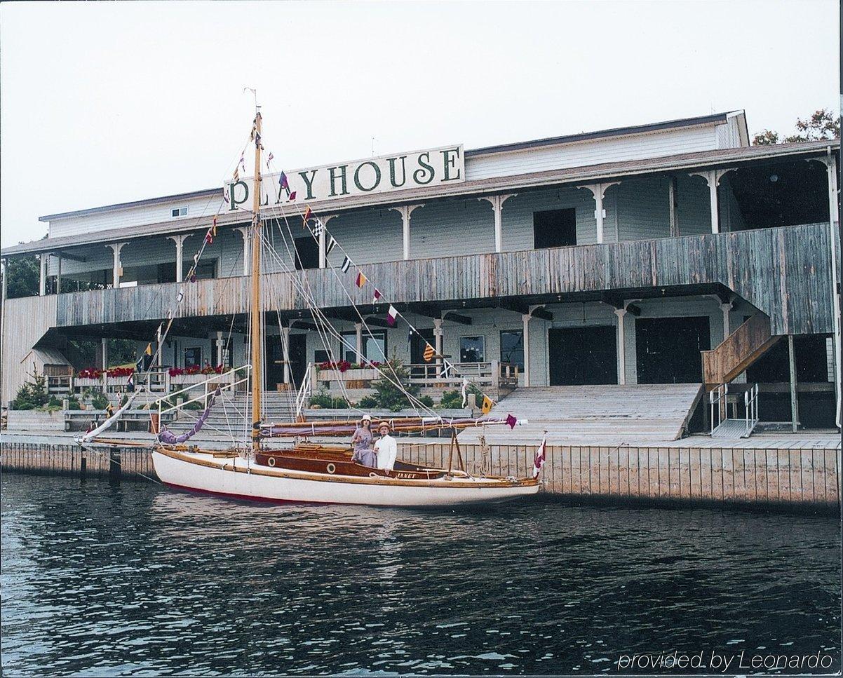 Holiday Inn Express Hotel & Suites 1000 Islands - Gananoque By Ihg Екстериор снимка