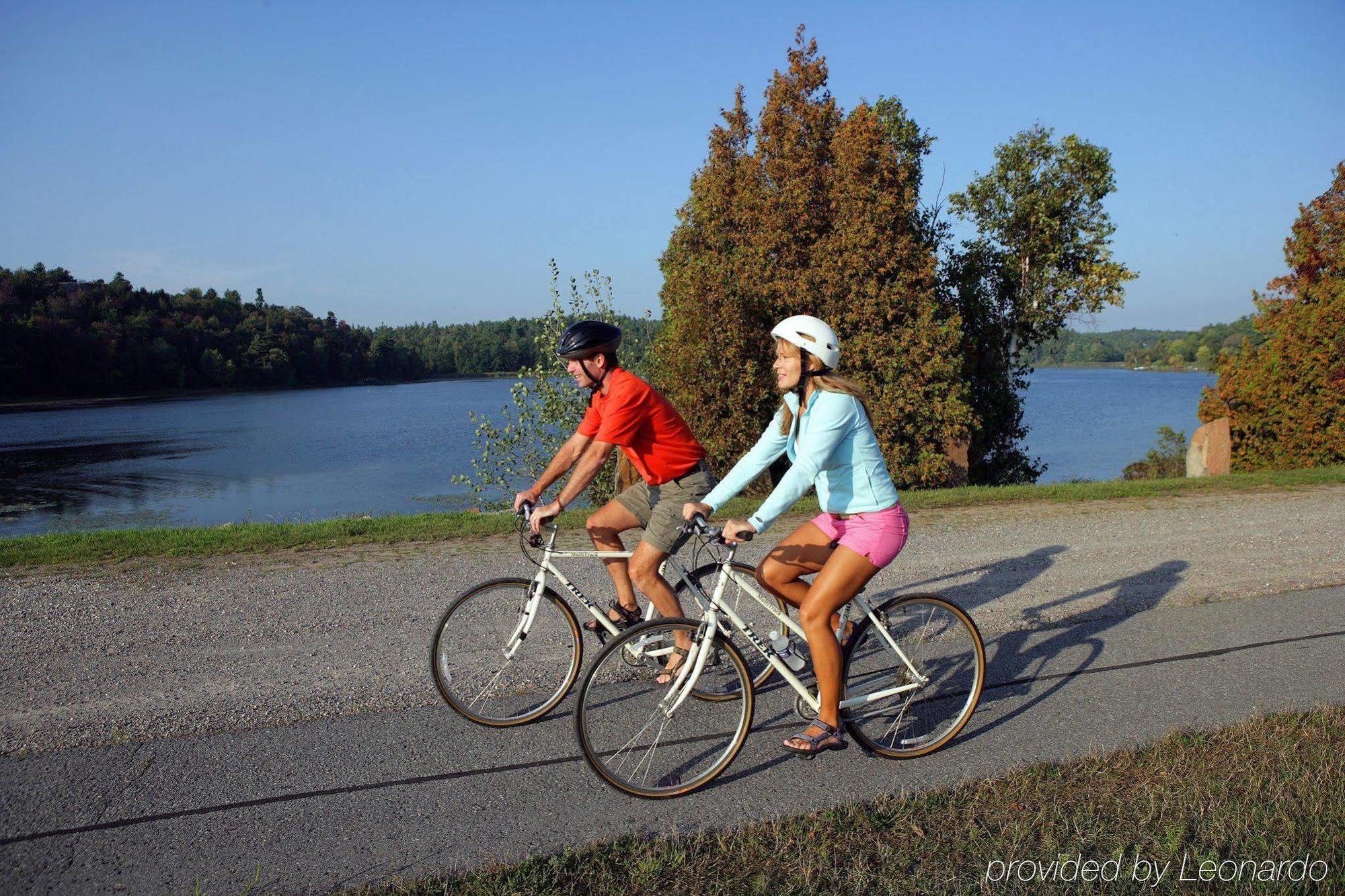 Holiday Inn Express Hotel & Suites 1000 Islands - Gananoque By Ihg Екстериор снимка